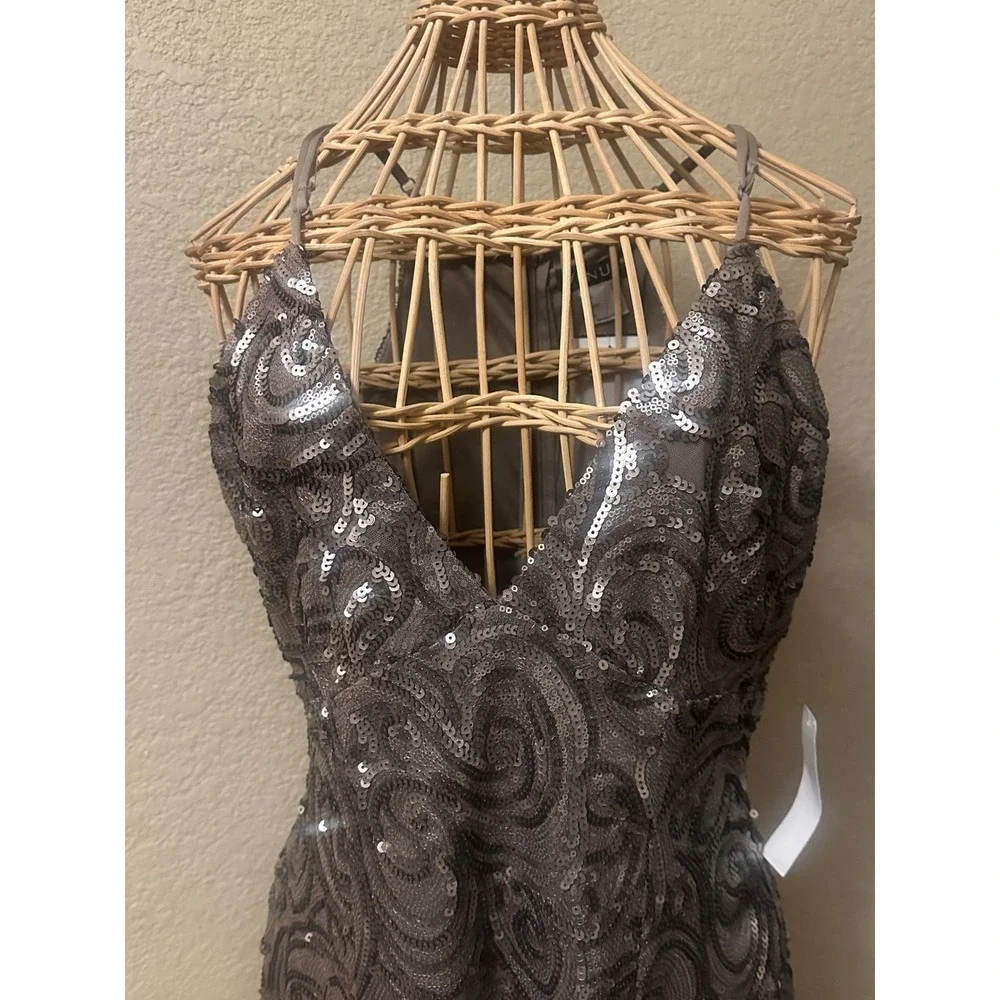 Venus Sequin Swirl Cocktail Dress Taupe Silver V-Neck Bodycon Women 14 Party - Picture 3 of 16